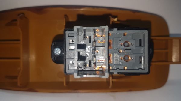 Cam dügme Kmy 2005- Sağ