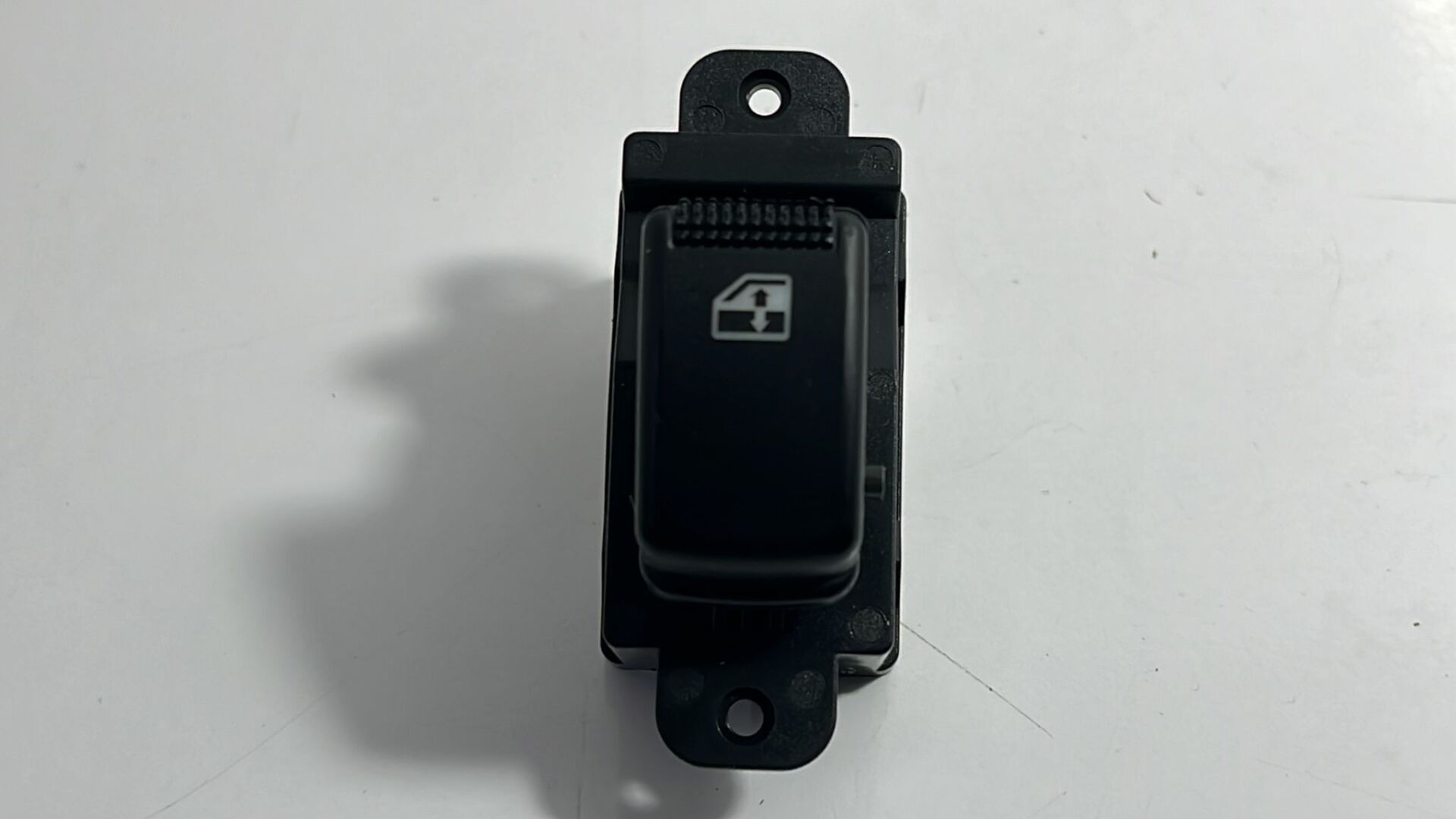 CAM DÜGME I10 07- SAG