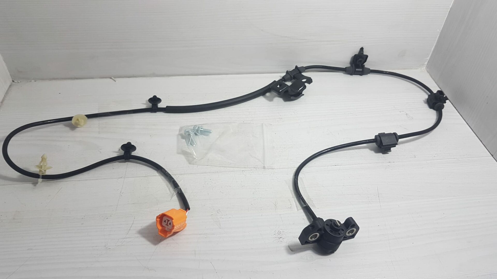 crv abs sensörü sağ arka 97-01