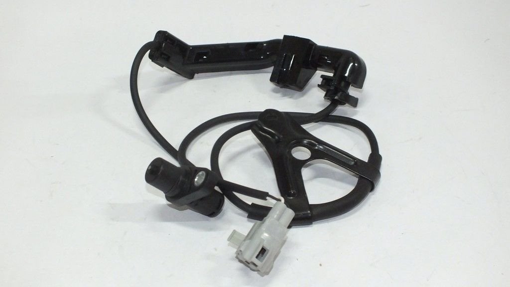 HILUX 2016- ABS SENSÖRÜ ÖN SOL