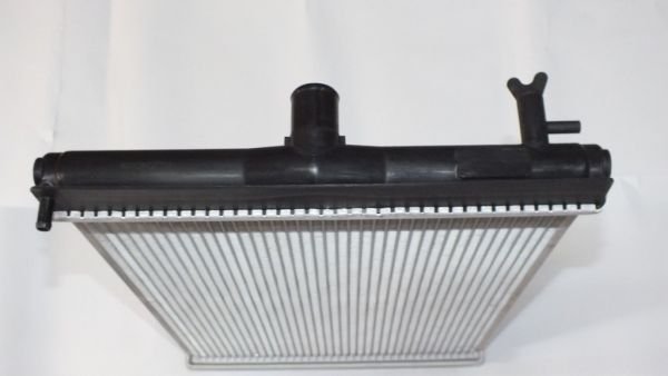 COROLLA / AURİS 2007- 13 DİZEL MANUEL BRAZİNG TİP RADYATÖR DÜZ VİTES BRAZING TİP