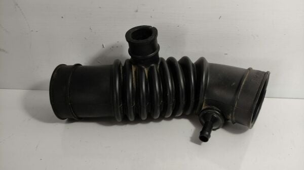 Hava Filtre Hortumu Accent 00-06