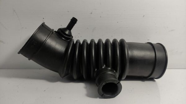 Hava Filtre Hortumu Accent 03-06 1.6