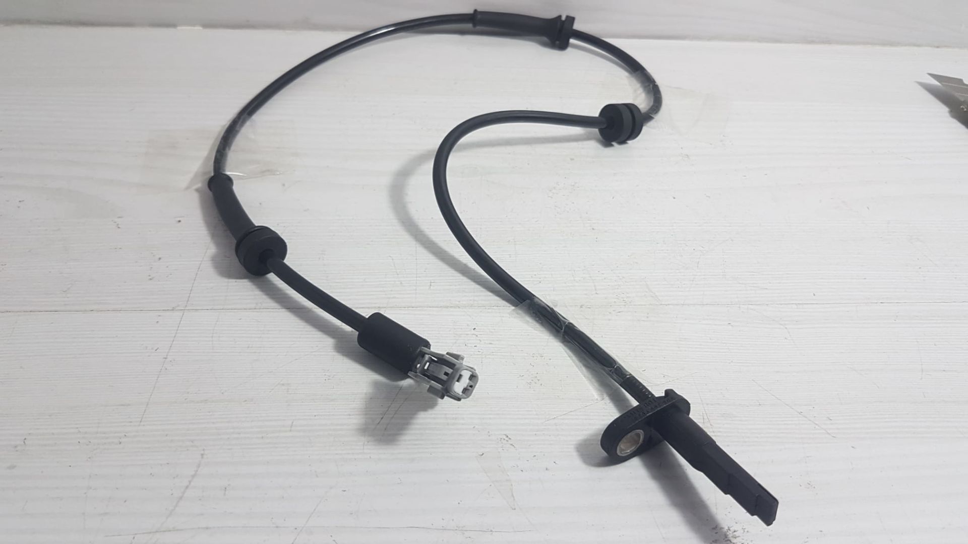 qashqai abs sensörü ön R/L 07-13