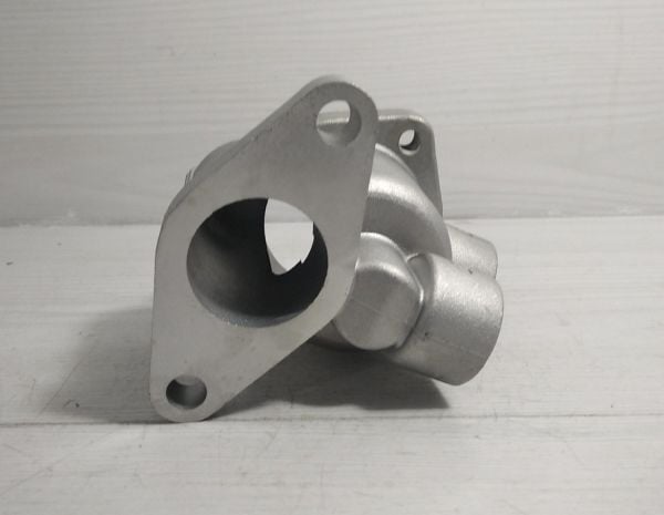 Mazda 626 92-97 termostat yuvası alt