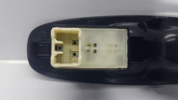 Cam Dügme Accent Sağ 2000-2002 Ön/Arka