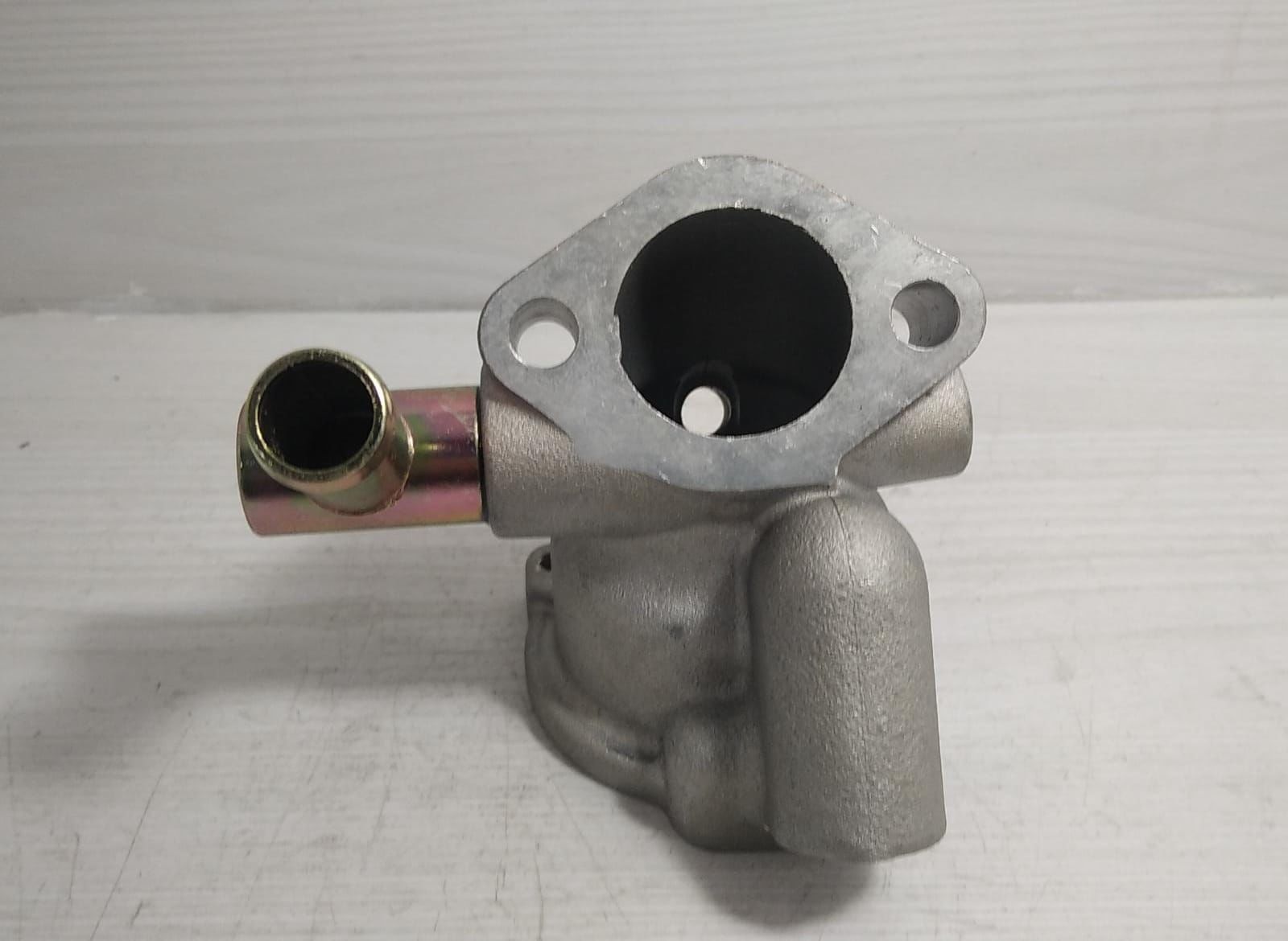 Mazda e2200 97- termostat yuvası alt