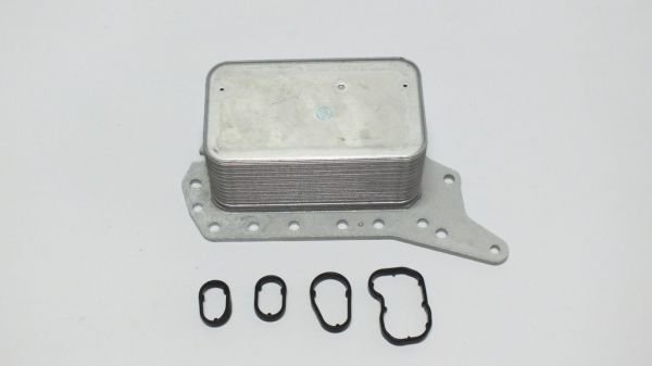 QASHQAI 1,6 DCI R9M 4X2 13-17 / X-TRAIL 12- / TALISMAN 1,6DCI / FLUENCE 1,6 DCI / TRAFFIC III 1,6DCI / MEGANE III 1,6 DCI / MEGANE IV 1,6DCI YAĞ SOĞUTUCU