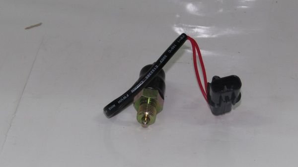 L 200 CR 2006- GERİ VİTES MÜŞÜRÜ