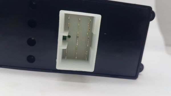 CAM DÜGME SEPHIA 1993-1998 SOL FARKLI TIP