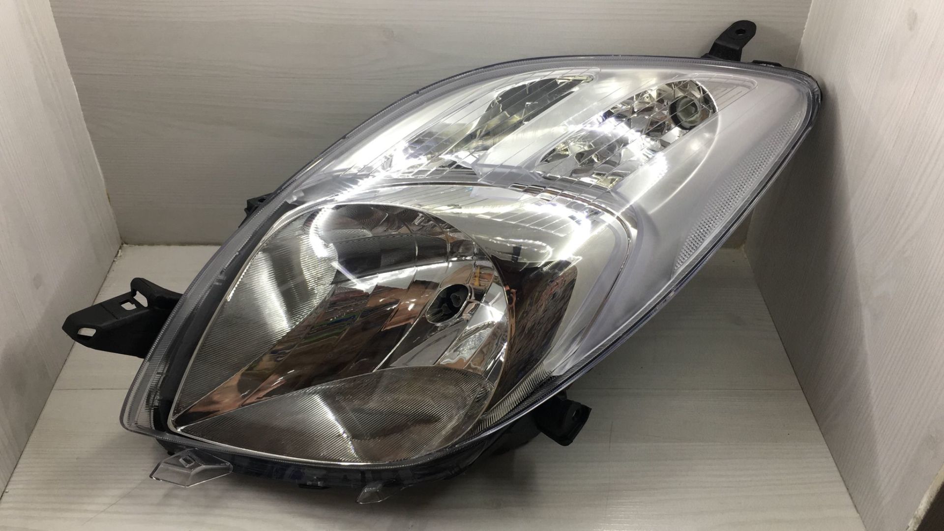 Far Yaris Sol 06- Elk.