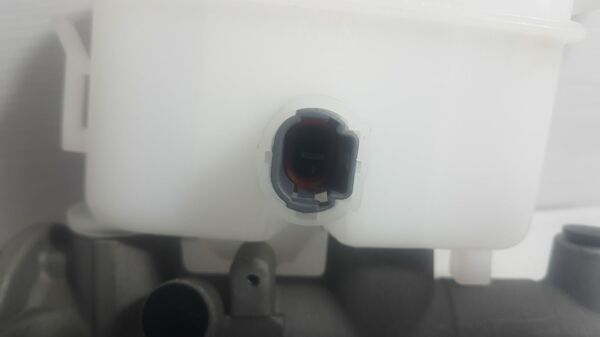 hılux ana merkez 4*2 06-