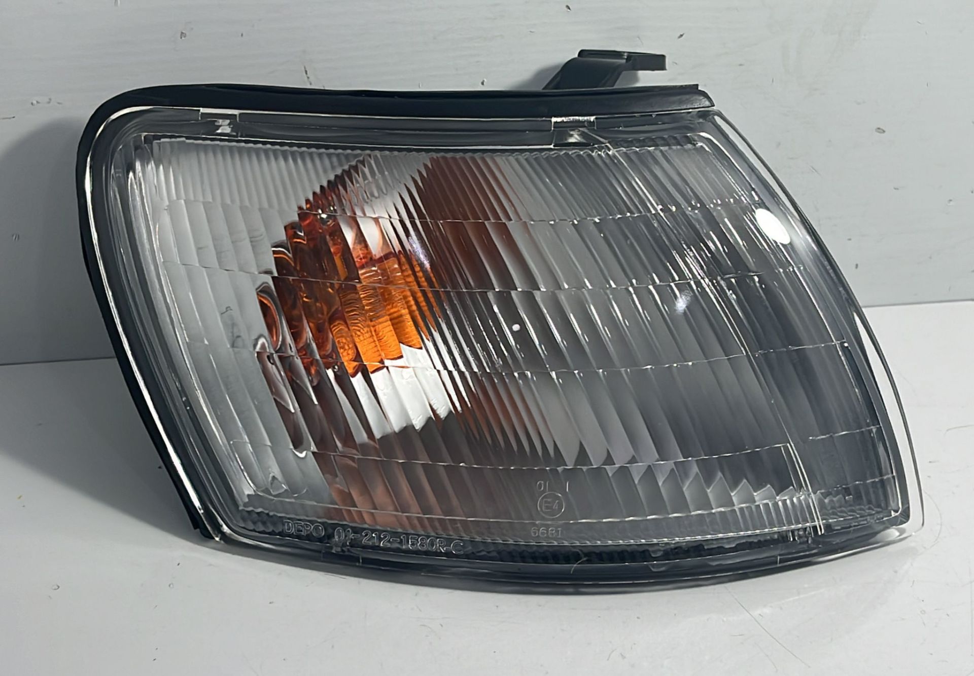 Sinyal Corona Sağ 92-95 Carina