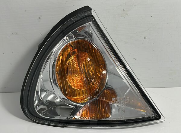 Sinyal Avensis Sağ 01-02