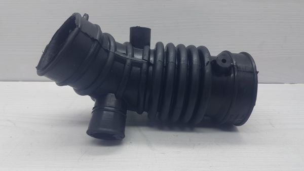 Hava Filtre Hortumu Almera 2000-