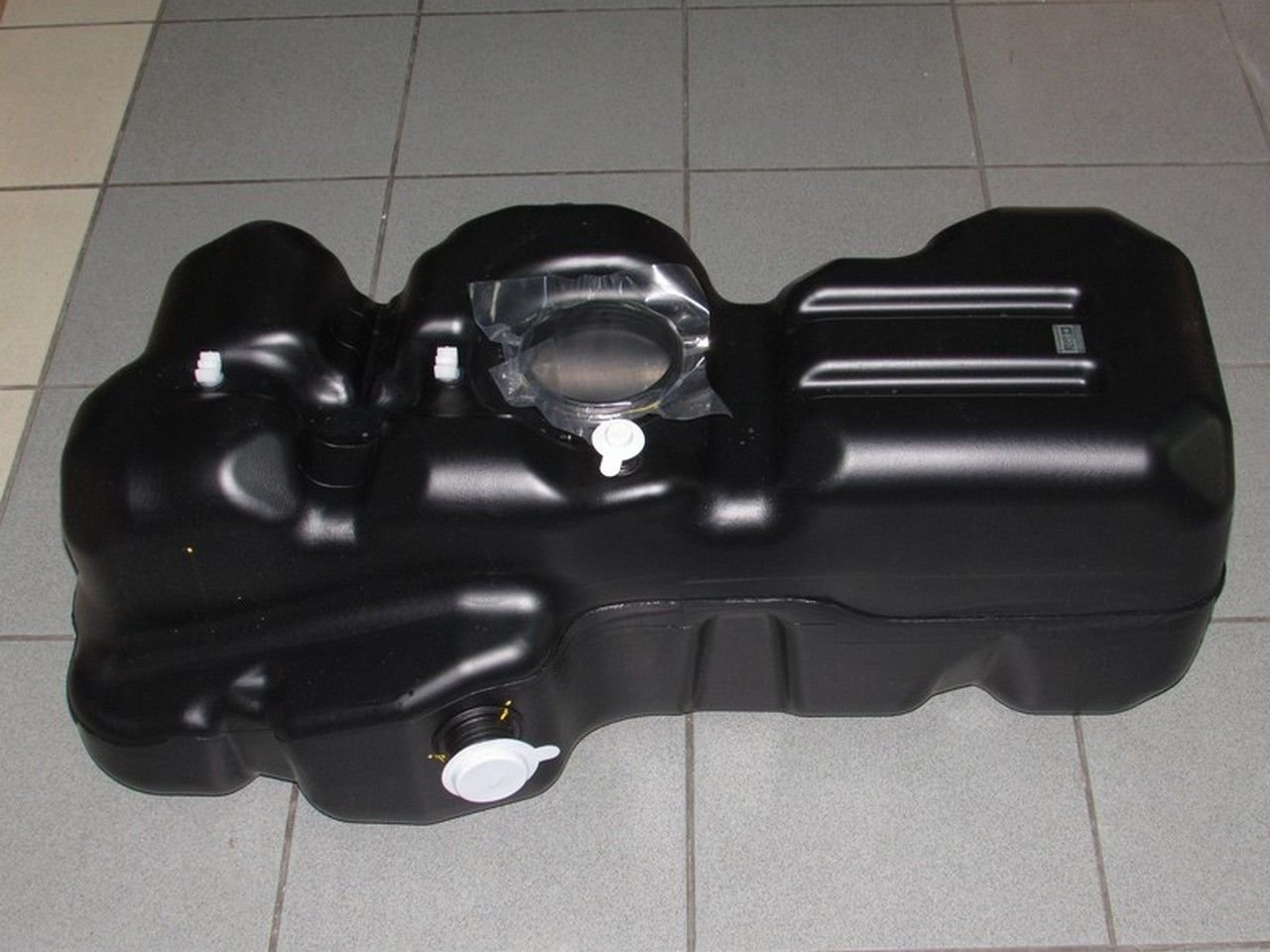 H100 KMY 2004- YAKIT DEPOSU KOMPLE