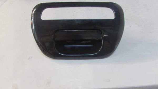 L200 2006- KASA KAPAK AÇMA KOLU SİYAH (ÇERÇEVELİ)