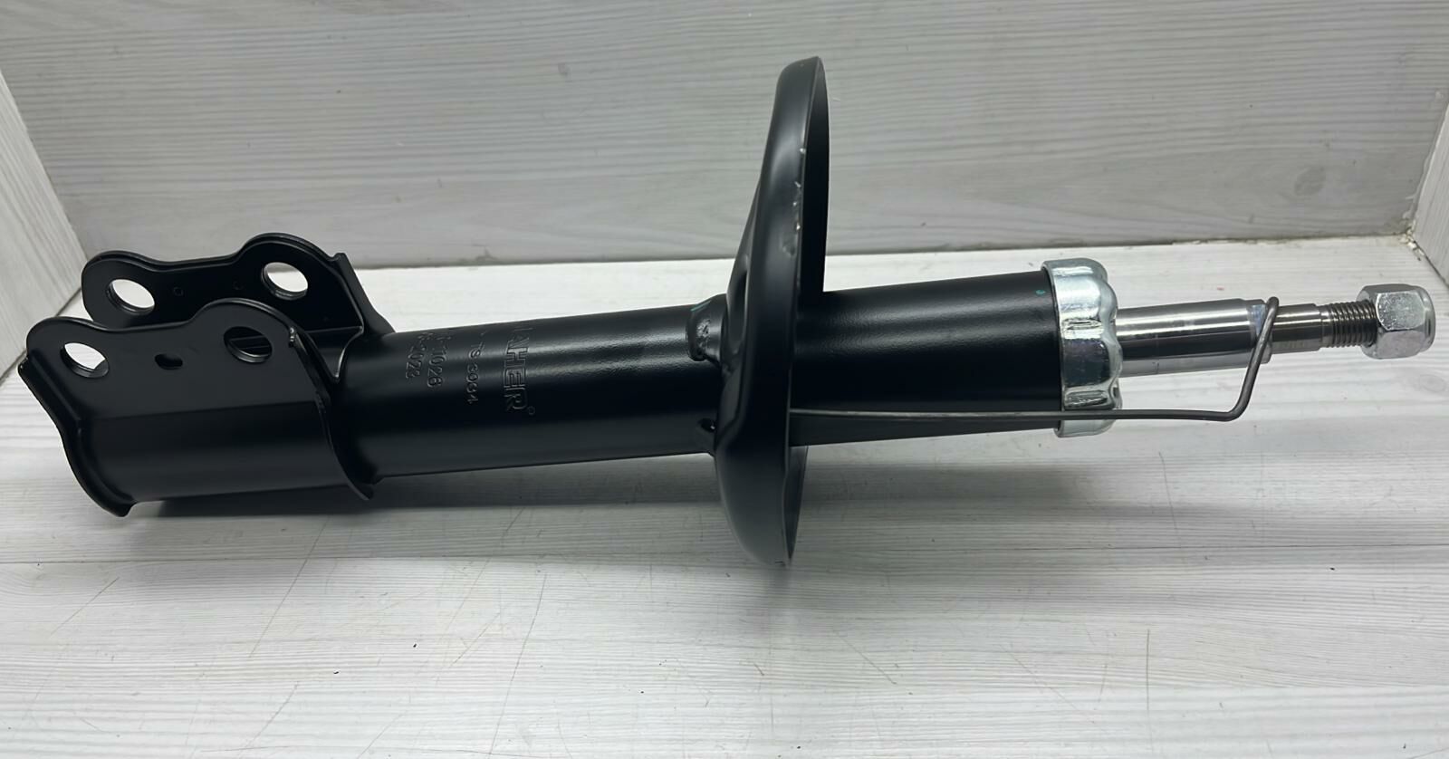 avensis amortisör ön sol 1997-2002