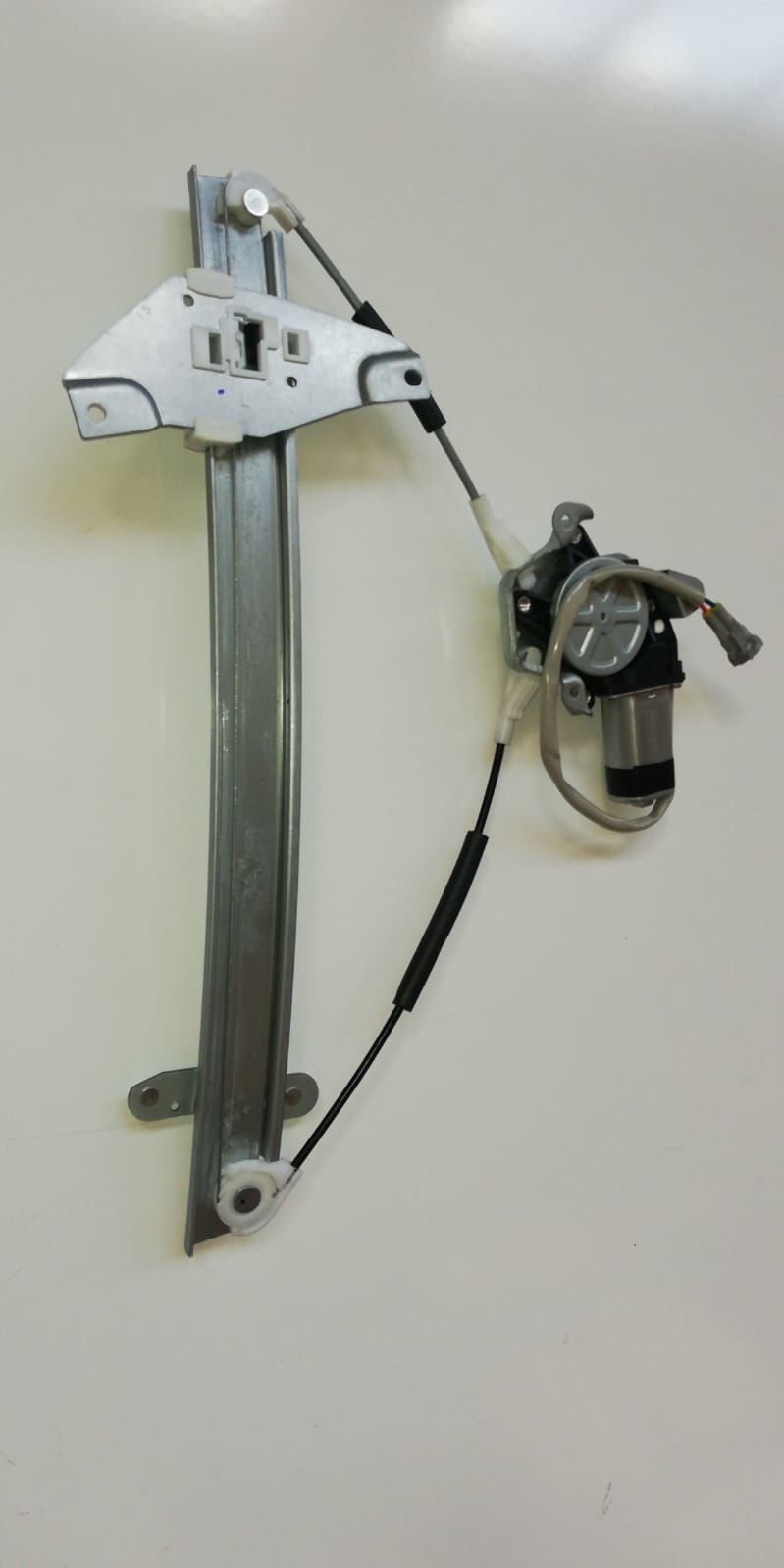 KRİKO CAM COROLLA AE101 93-98 ÖN LH (ELEK.  MOTORLU)