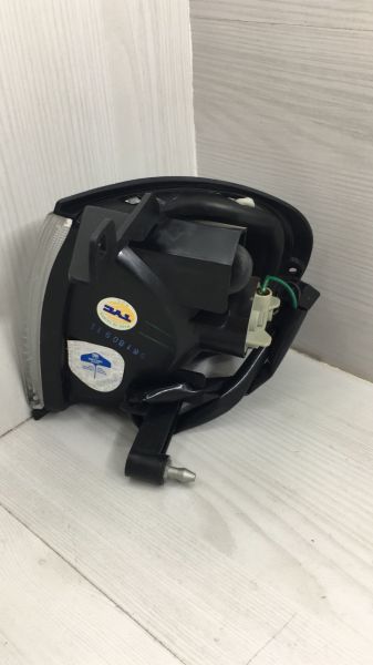 Sinyal B2500 Sağ 01-03 Ufak Defolu