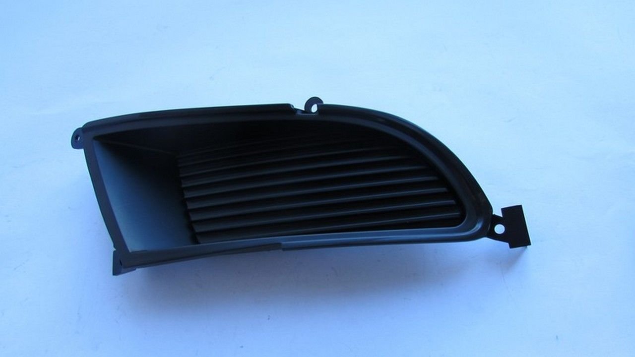 LANCER 2003-2006 SİS LAMBA KAPAĞI SAĞ SİS DELİKSİZ SİYAH