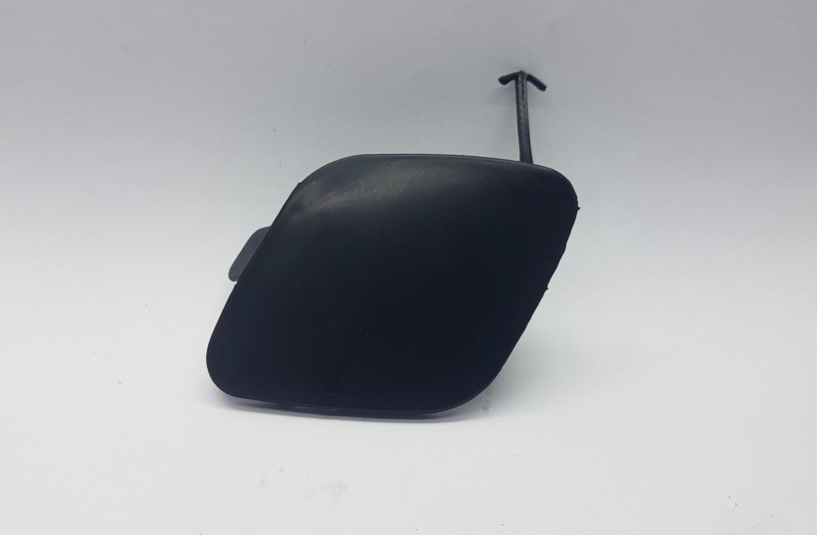 Çeki Demir kapağı Ön Avensis 2008-2011 Sağ