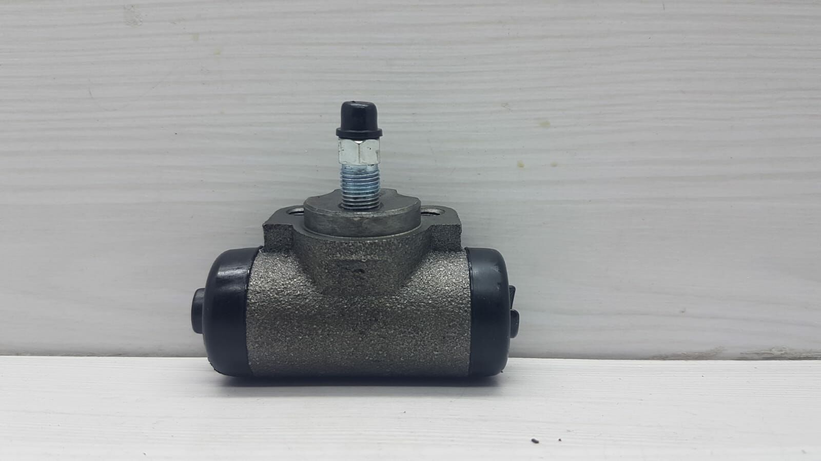 Fren Silindiri L200 10-15 DIŞi R/L arka fren merkezi