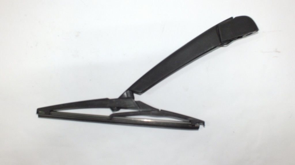 AURİS 2013- ARKA SİLECEK KOLU KOMPLE ( SÜPÜRGELİ )