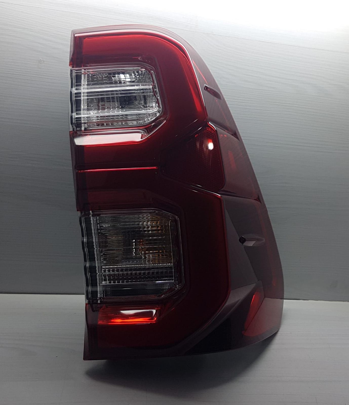 STOP HILUX SAG 21-23 DUYLU LEDLİ