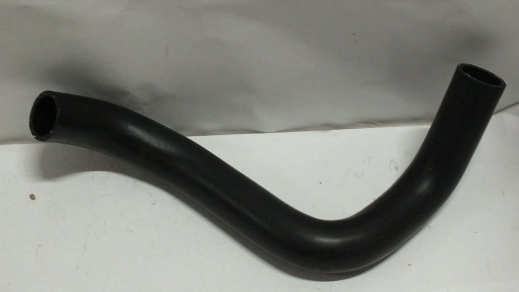 H100 KMY RADYATÖR ALT HORTUMU