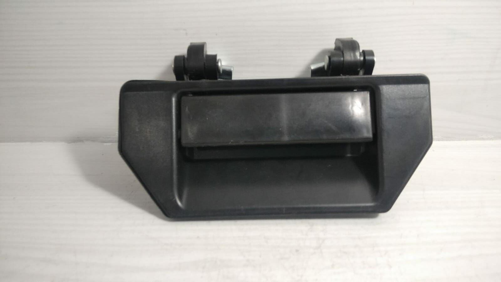 bagaj Açma Kolu D22 98-02 Ortadan Açmali