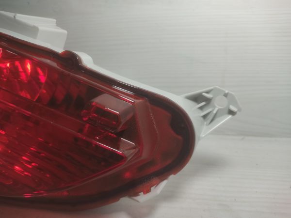 Toyota yarıs 14-  sıs sol arka reflektör