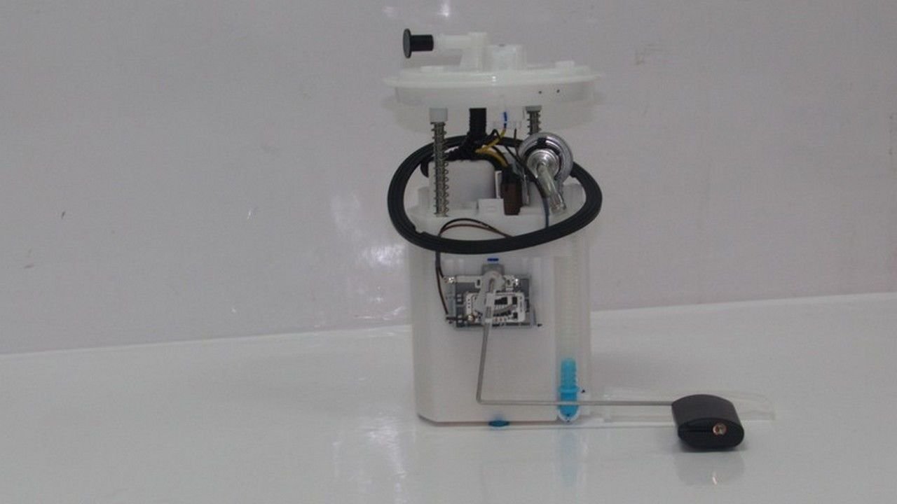 İ30 07-12 /CEED BENZİNLİ BENZİN POMPASI KOMPLE (DEPO İÇİ)