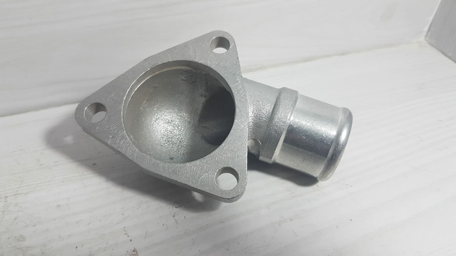 Hılux Termostat Kapağı 1989-