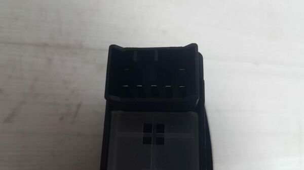 Cam dügme Accent 03-06 Arka