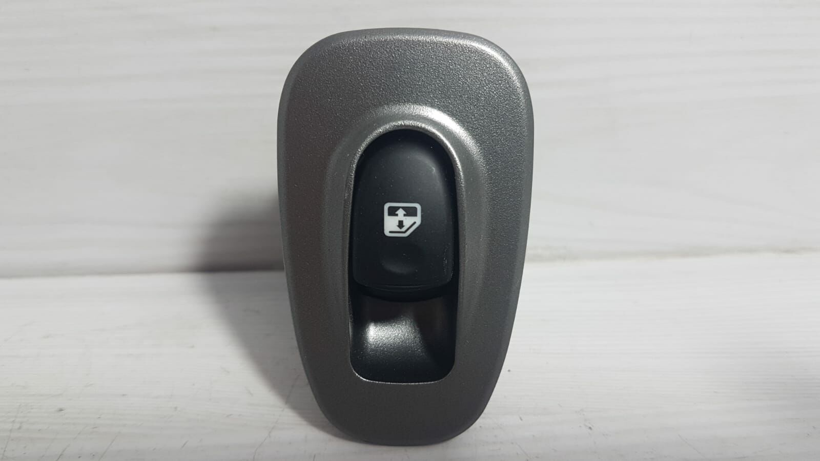 Cam dügme Accent 03-06 Arka