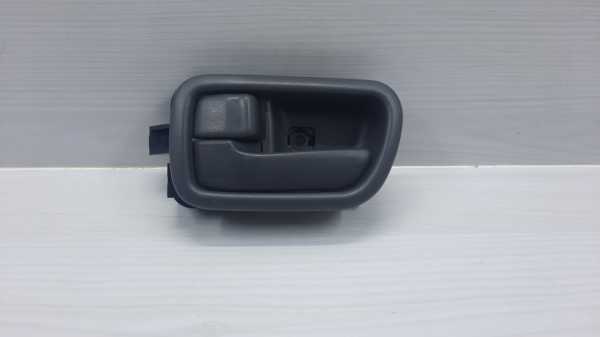 Kapi Kolu Avensis ic Sol 97-02