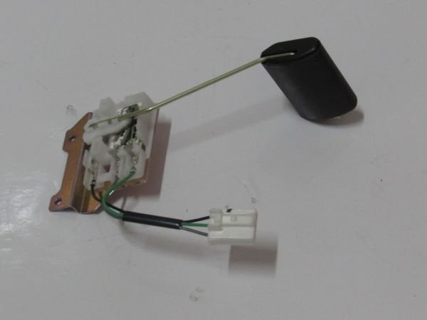 ACCENT 2003-2005 DİZEL YAKIT DEPO ŞAMANDIRASI 3 FİŞLİ