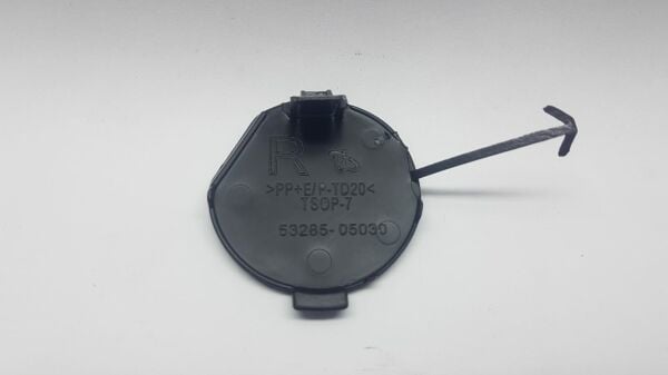 Çeki Demir kapağı Ön Avensis 2012-2014 Sağ