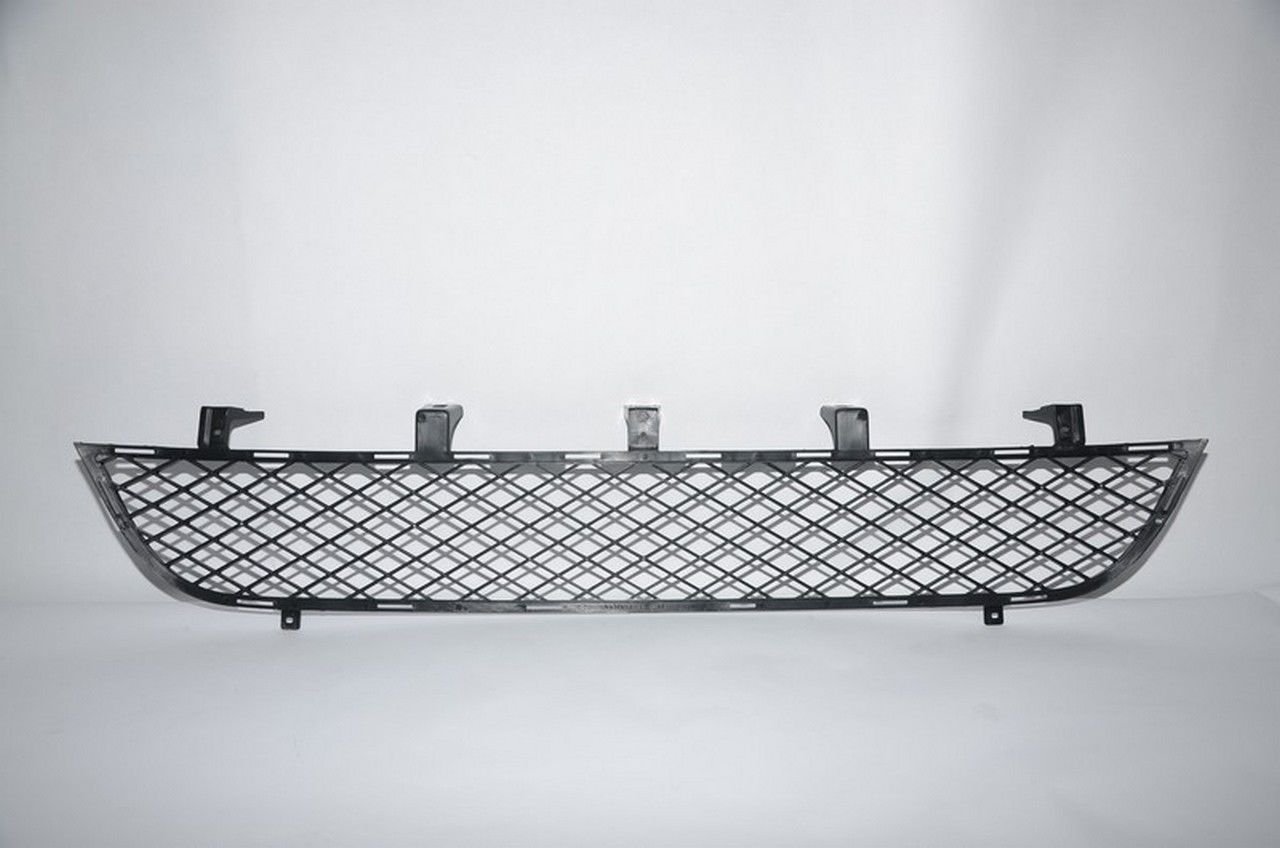 L 200 CR 06- ÖN TAMPON IZGARASI SİYAH 4x4