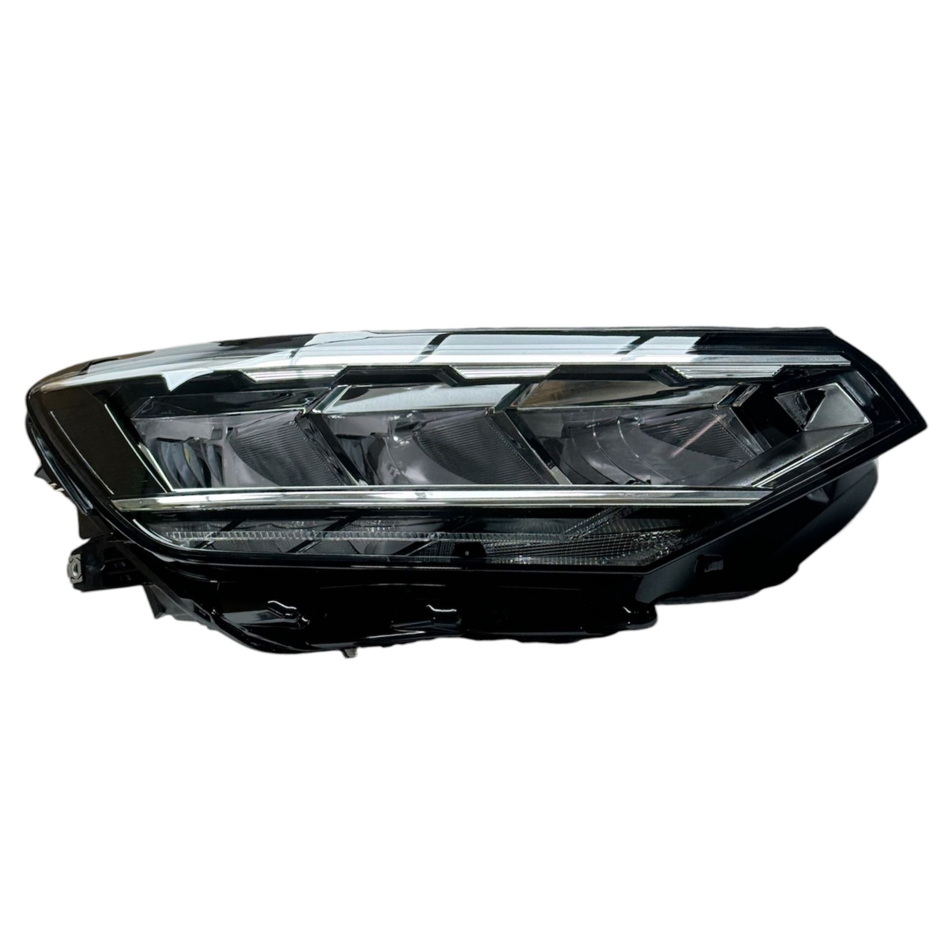 FAR PASSAT B8,5 19-23 RH (LEDLİ)