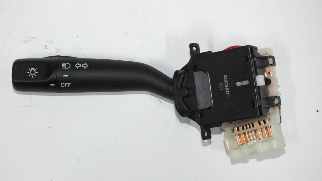 HILUX 98- FAR - SİNYAL KOLU