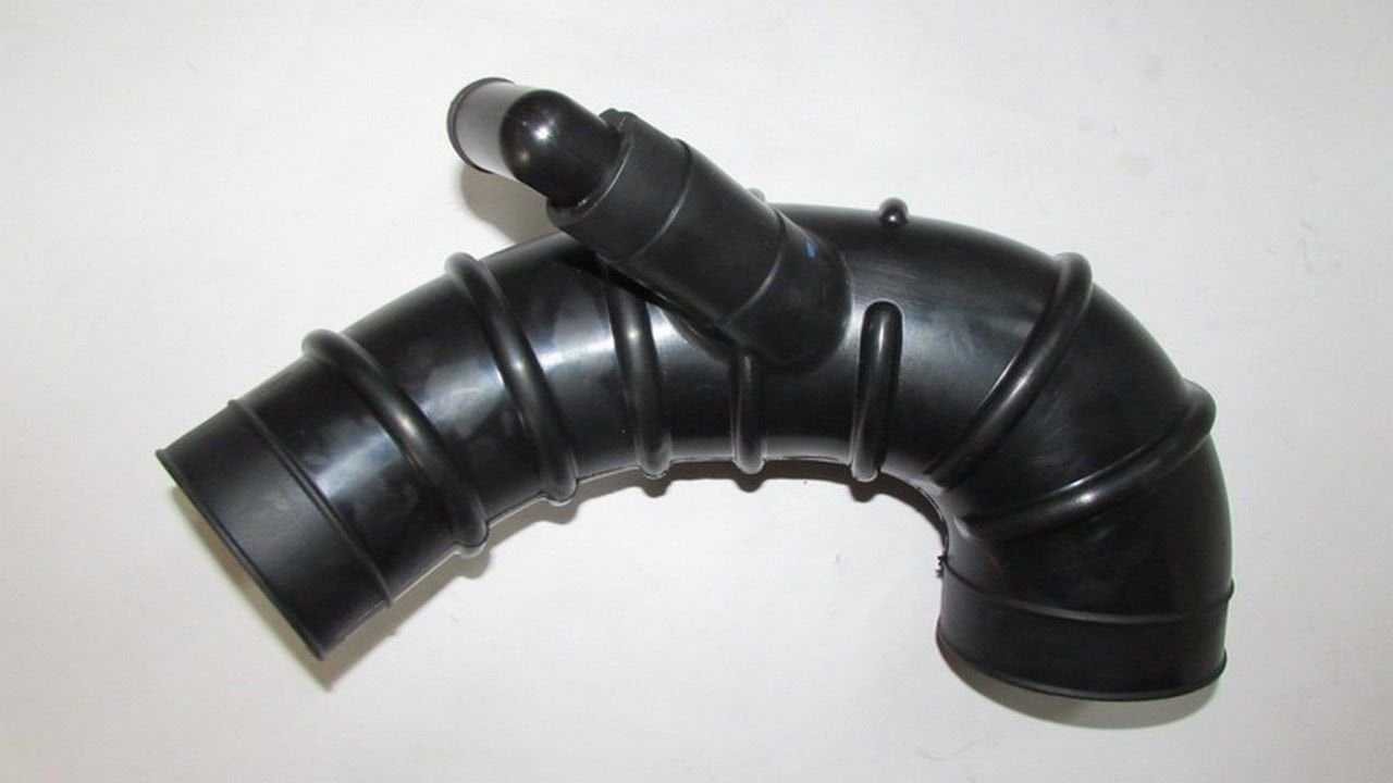 FUSO CANTER EURO V HAVA FİLTRE HORTUMU