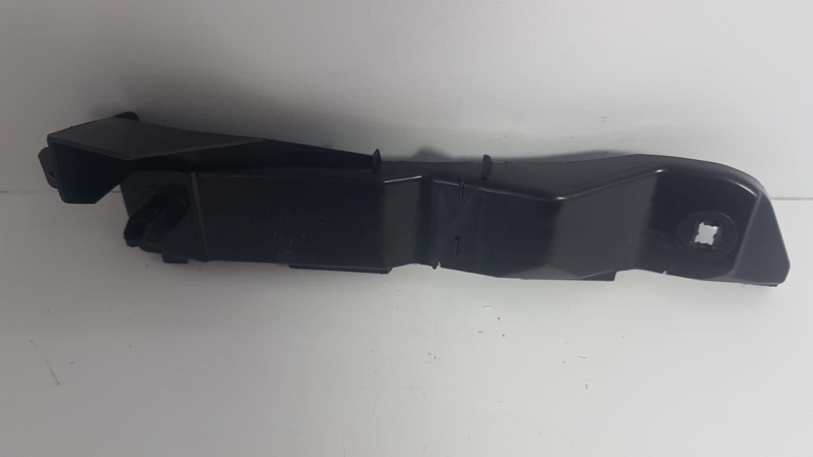 avensis ön tampon braketi sol 03-06 defolu