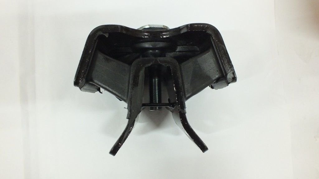 HILUX 06-11 4x4 MOTOR TAKOZU ARKA