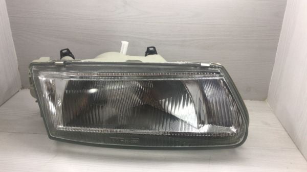 Carısma 96-00 Sag Far