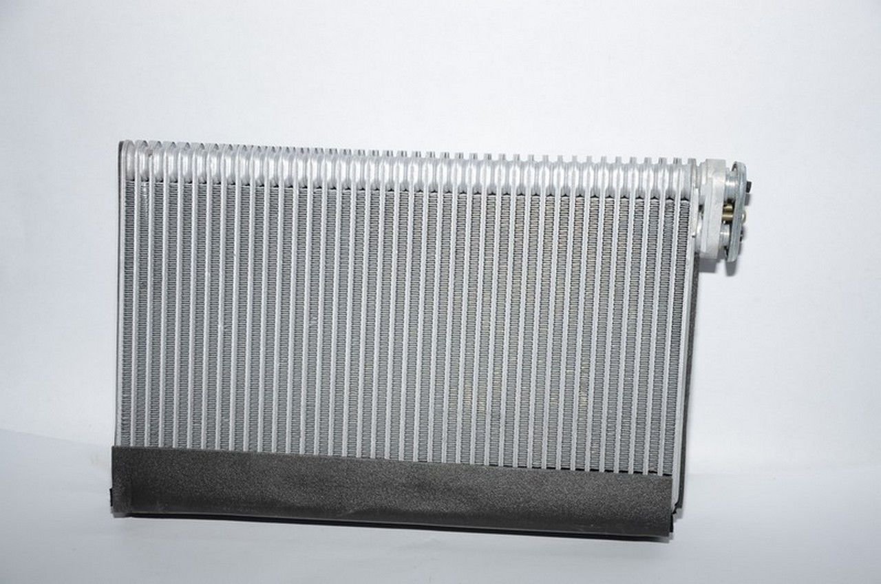 NHR - HINO KLİMA EVAPORATÖRÜ