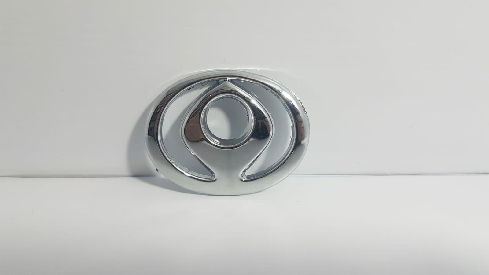 323-326 ön amblem 93-95