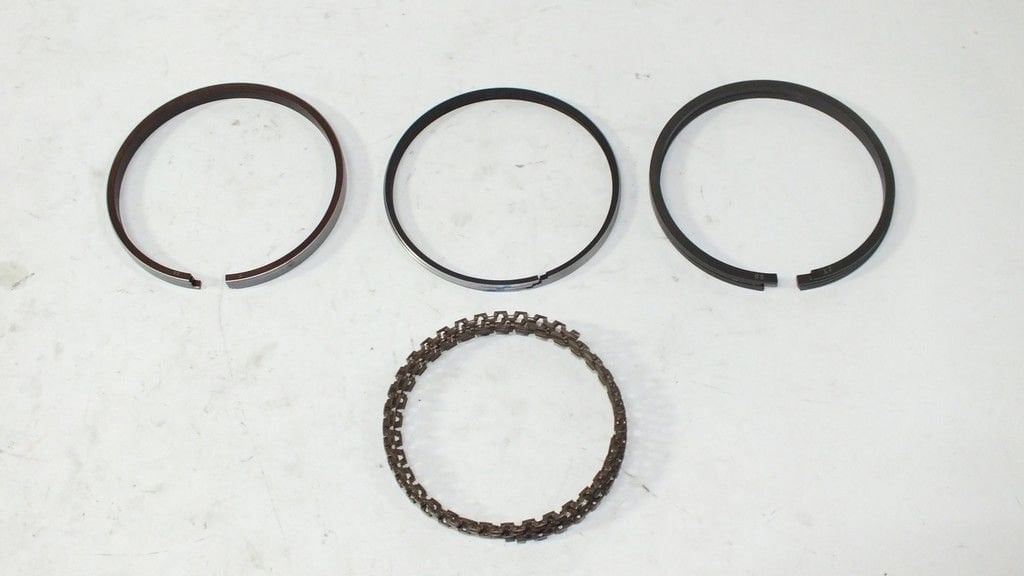 COROLLA 1.3 KARB. 2E 73.50 MM SEGMAN 050