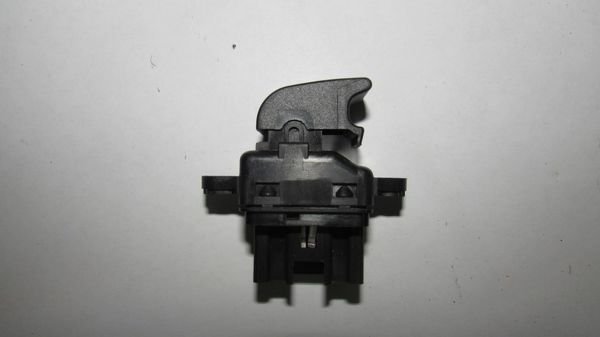 MAZDA 3 2004-2009 CAM DÜĞMESİ ÖN SAĞ